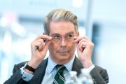华尔街看美国新财长:财政鹰派、关税步子料慢、仍会维持美联储独立性 华尔街看美国新财长:财政鹰派、关税步子料慢、仍会维持美联储独立性