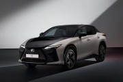 雷克萨斯 RZ550e 电动紧凑豪华 SUV 登场：402 马力、首配 F Sport 标识、引入线控转向技术