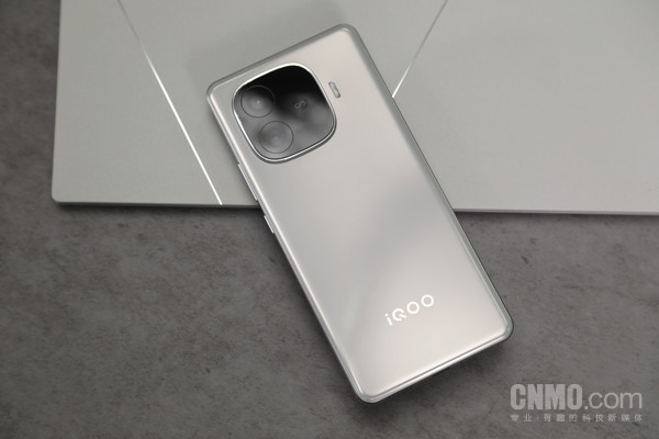 iQOO Z9 Turbo+评测:性能再进阶 游戏党的不二之选