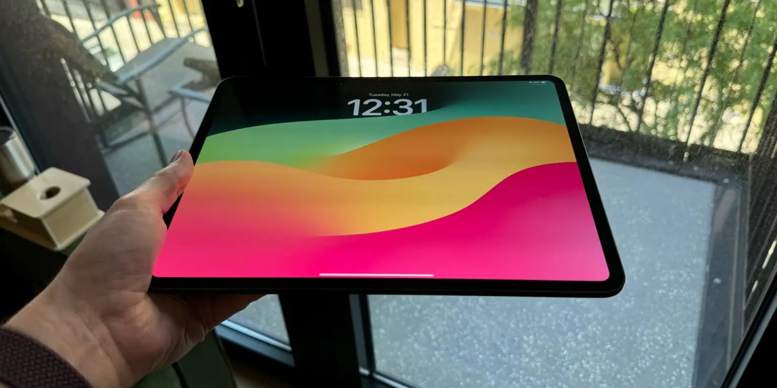 轻 → 重 → 轻,初探传奇设计师 Jony Ive 离职 5 年后苹果产品设计变化