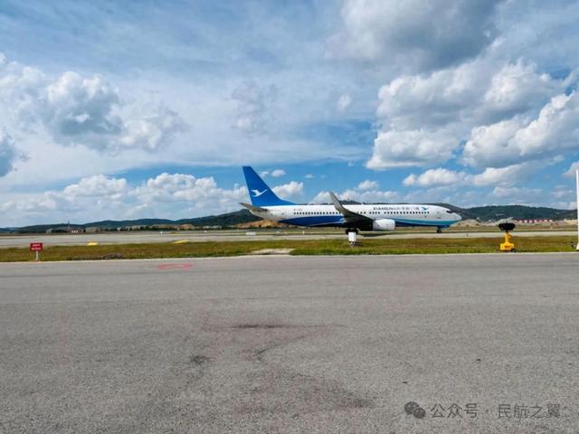 厦门航空:业绩下滑 前九个月比去年少了2.6个亿元的利润