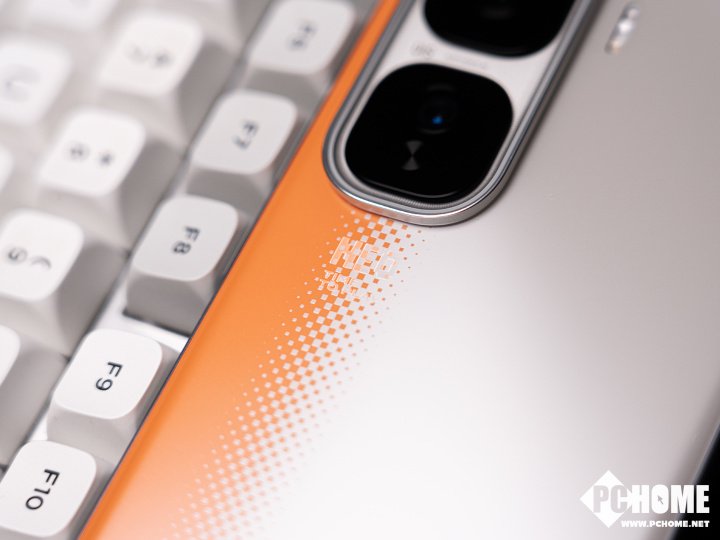 iQOO Neo10 Pro续航破局 蓝海电池还有快充绝活