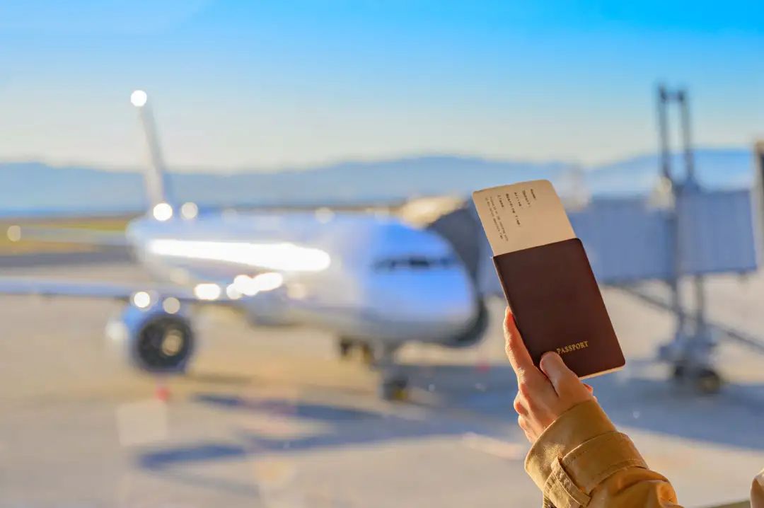 上网“哭穷”的年轻人,买到低价机票了吗?