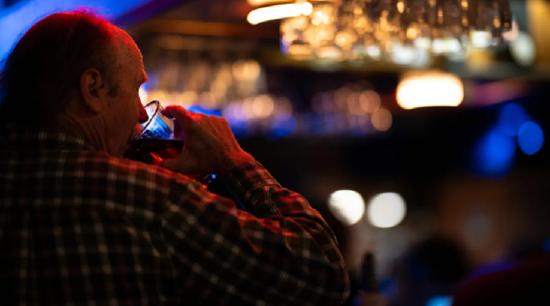 美国卫生局局长呼吁:在酒精标签上标注癌症风险警告