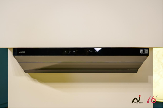 荣膺红顶大奖,华帝大飞碟烟机定义厨房新“净”界