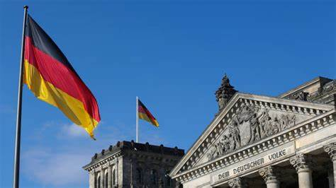 外盘头条:美国给予加墨汽车关税一个月豁免 美国铜价飙升 德债创25年来最大跌幅 美联储公布最新褐皮书报告