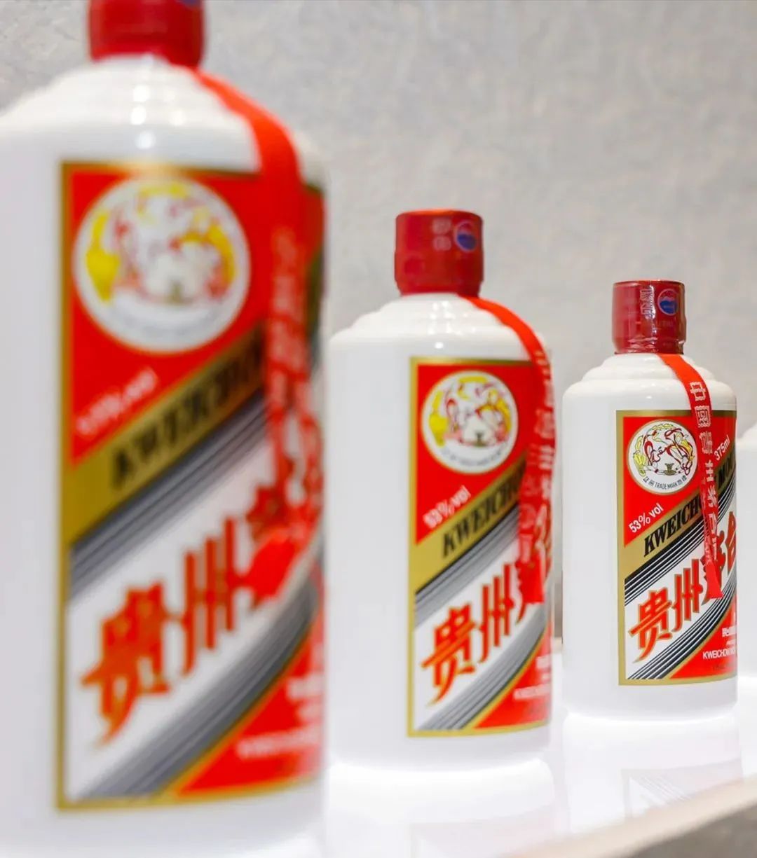 茅台日赚2.35亿,控价能力却在减弱