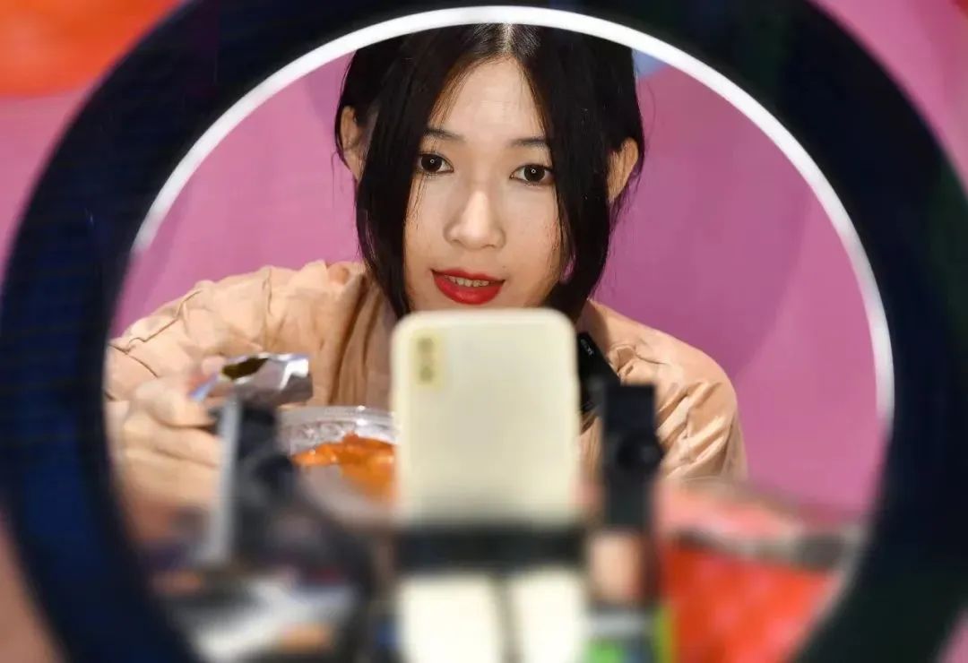 中高档酒店开始“外摆”了,酒业该如何破局?