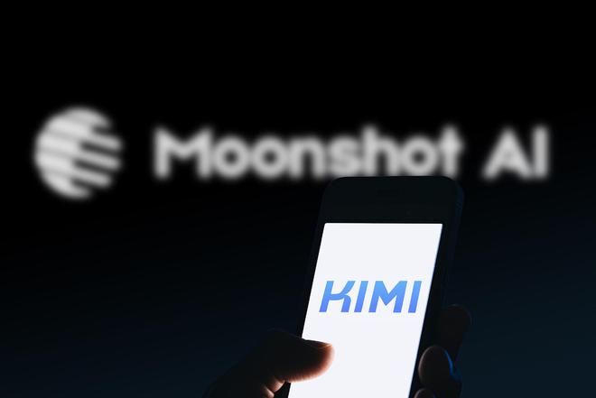 月之暗面重返基模战场:发布首个开源万亿模型,押注“模型即Agent”