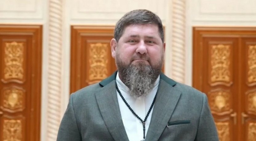 “卡德罗夫突发溺水事故”