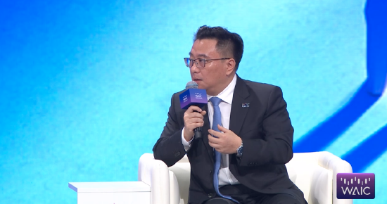 直击WAIC | 上海人工智能实验室主任周伯文:没有绝对的个体安全,只有在群体里安全才持久和有意义