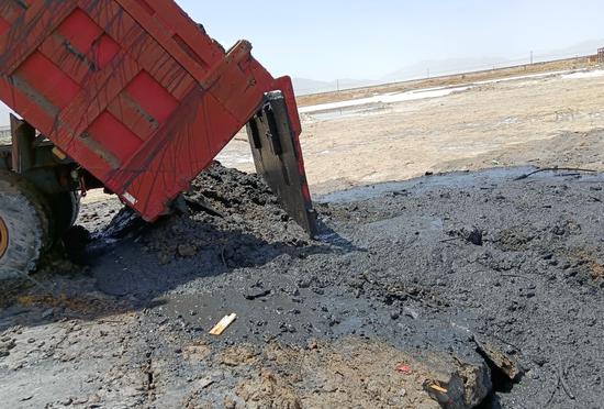 触目惊心！青海一企业非法填埋万吨危废