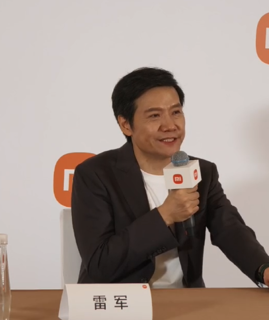 对话雷军：小米手机研发人员超10000，但过去很少提及